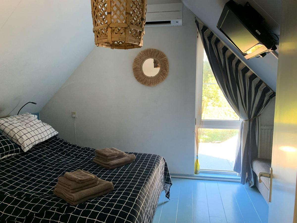 "Zeelandzon" Holiday Home By The Lake With Jacuzzi And Sauna Herkingen Екстериор снимка
